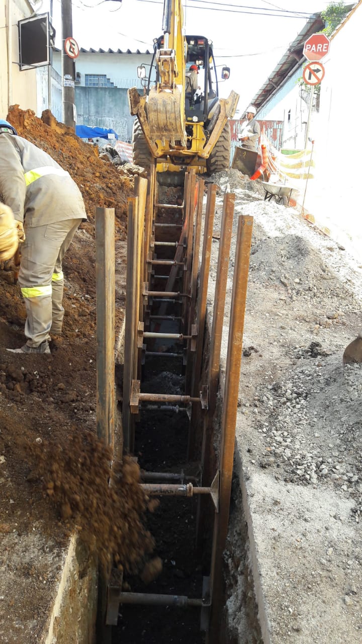 Escoramento Descontinuo